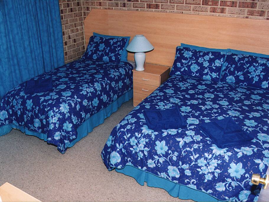 2nd bedroom