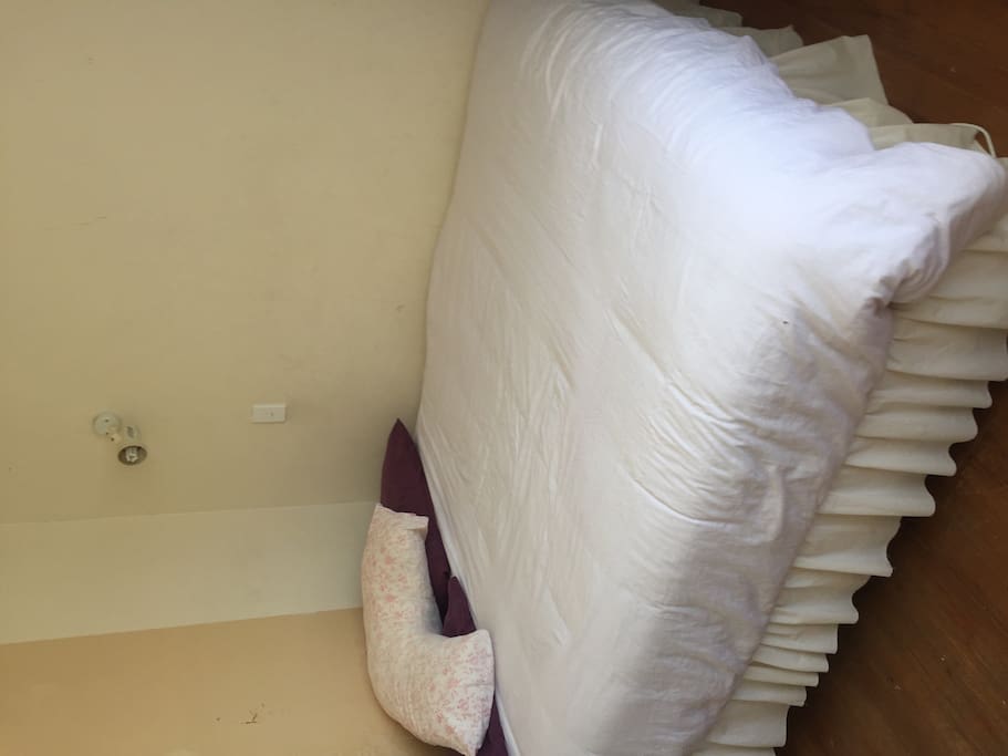 Queen size bed