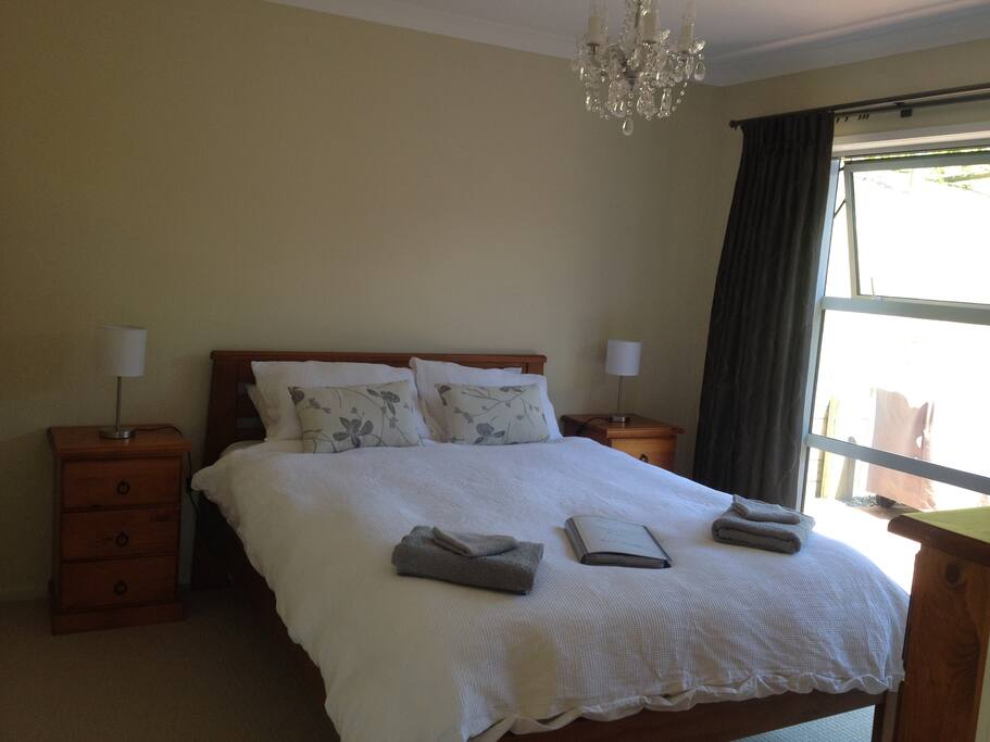 Queen room