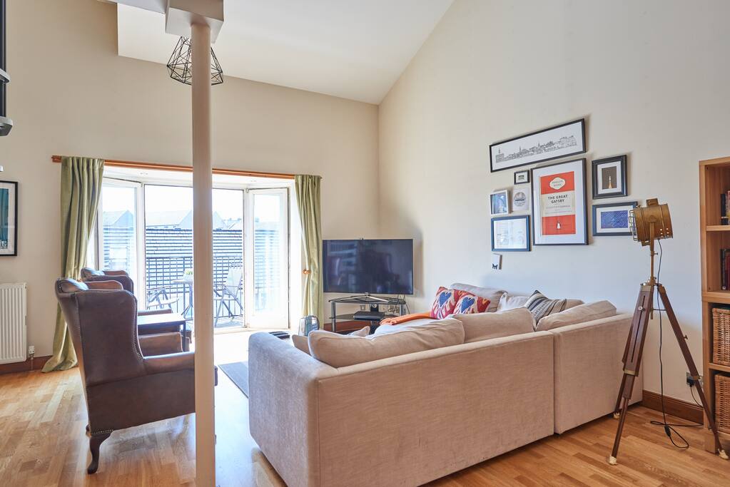 Living room and upper balcony