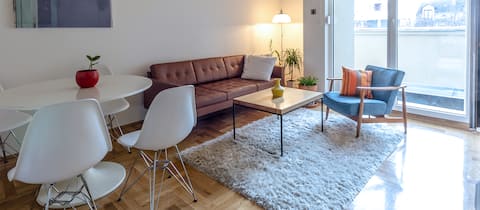 Bright and comfy apartment close to the old town