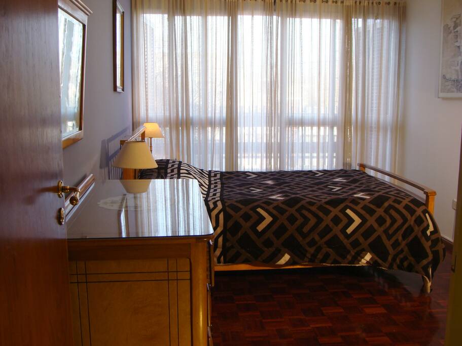 Tres placards grandes y Aire acondicionado | Three wardrobes and AC