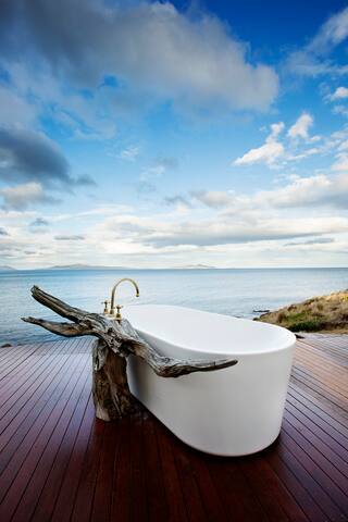 Thalia Haven: remote, wild, off the grid gallery image 3