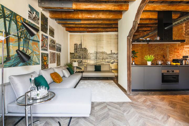 Serviced penthouse duplex next to Ramblas! gallery image 2