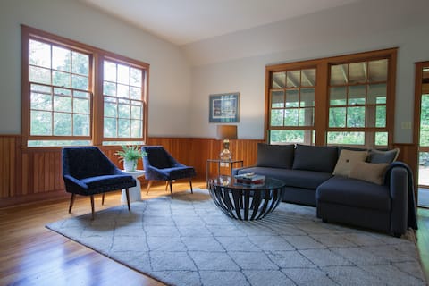 The Carriage House: Vacation Home & Retreat