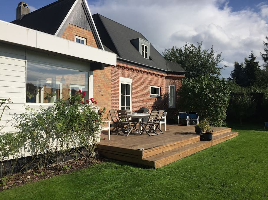 Back yard and terrasse