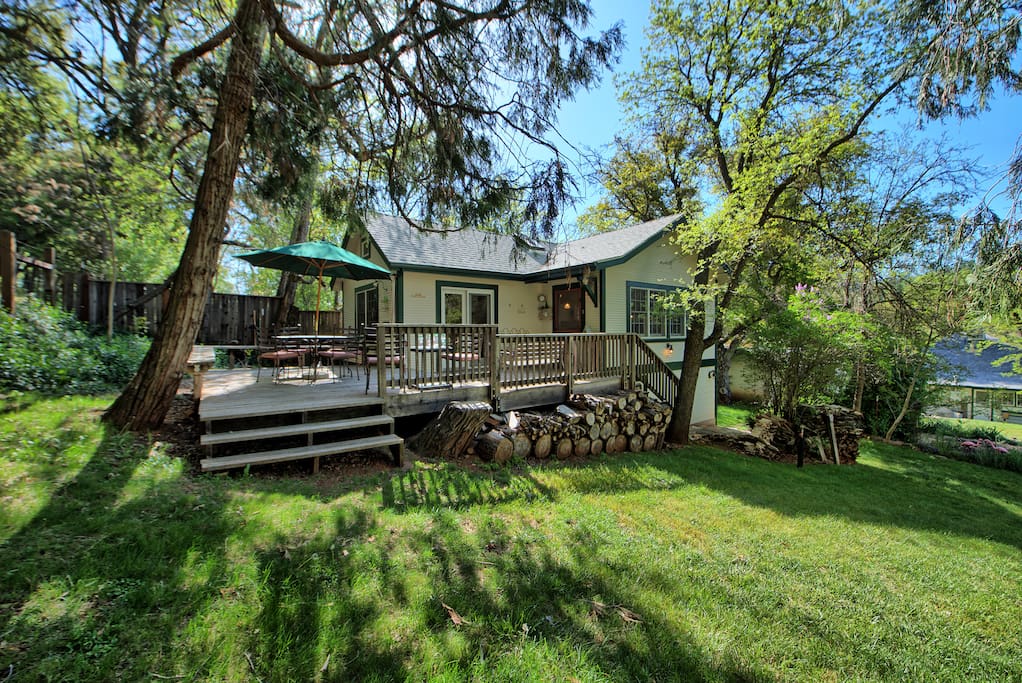 The Heard House Downtown Murphys Cottages for Rent in Murphys