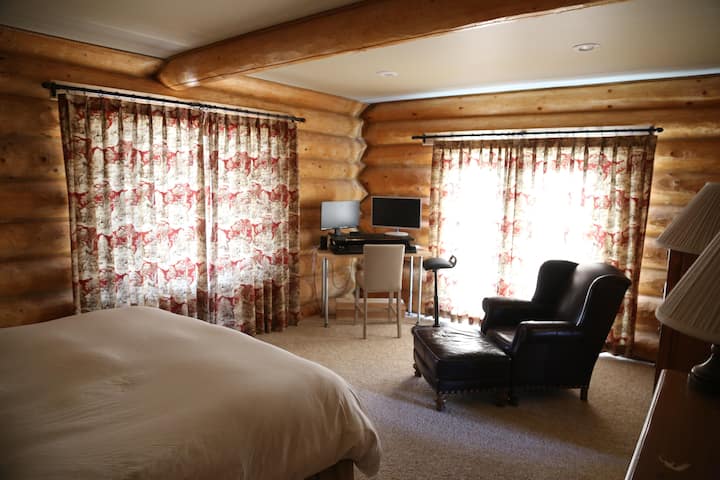 חדר הורים בקומה הראשונה