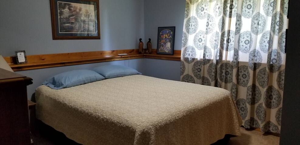 Quiet Room w/ Sleep Number Bed in Cozy, Rural Home