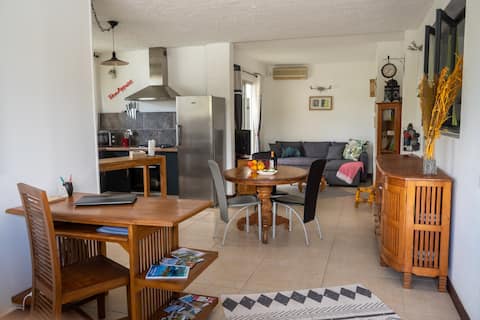 There is something for YOU - Ouémo peninsula apartment