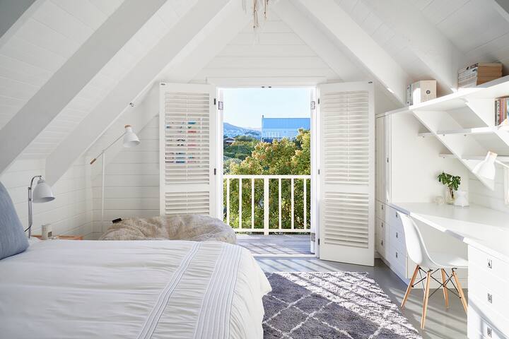 Chapman’s Beachhouse – on the dunes with sea views gallery image 4