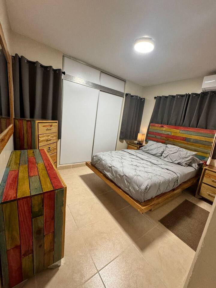 ห้องนอนหลัก

ห้องนอนใหญ่