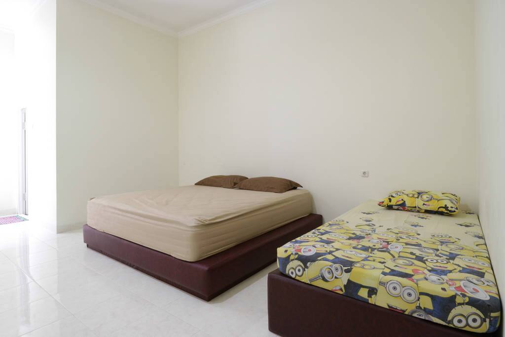 1 King Size bed & 1 Single bed