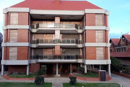 Amplio departamento a metros del mar