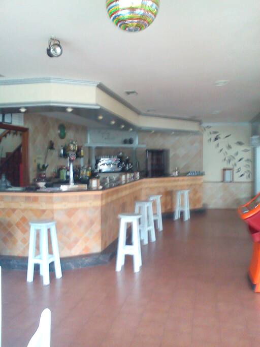 La cafeteria donde podran desayunar o tomar algo.
