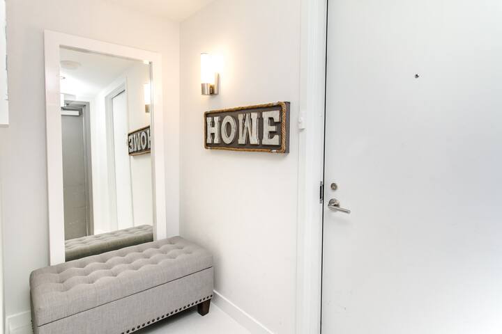 3/3 BEDROOM BEACHWALK RESORT WITH BEACH SERVICE gallery image 2