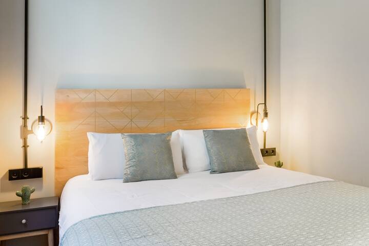 Penthouse with Terrace near Paseo de Gracia gallery image 3