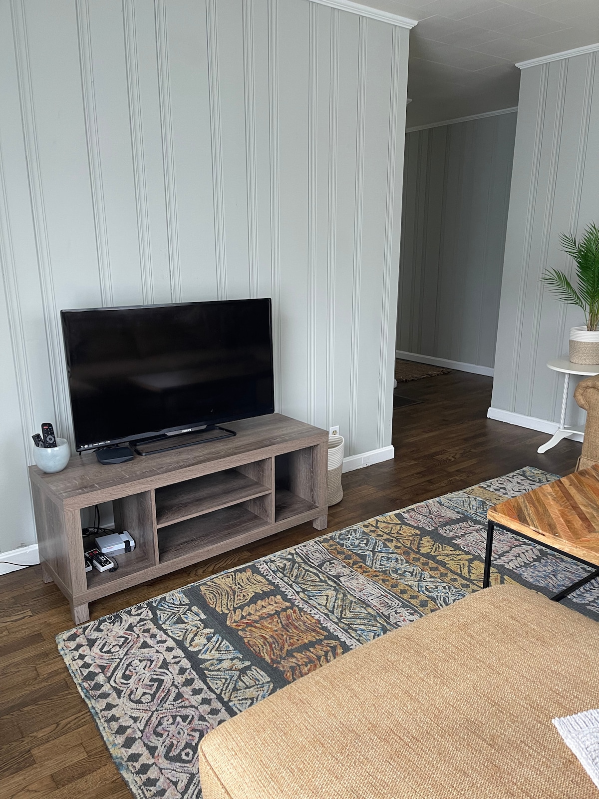 Walk to restaurants and downtown events!