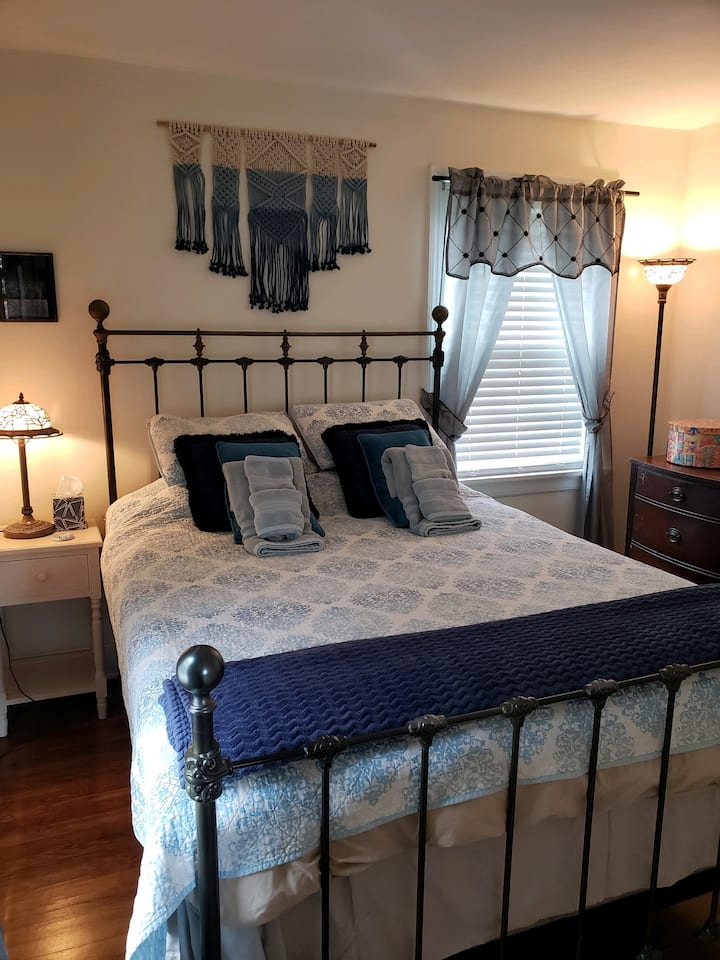 Dormitorio con 2ª cama tamaño queen 