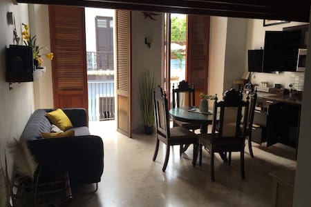 Exquisitely decorated loft! Great for couples!