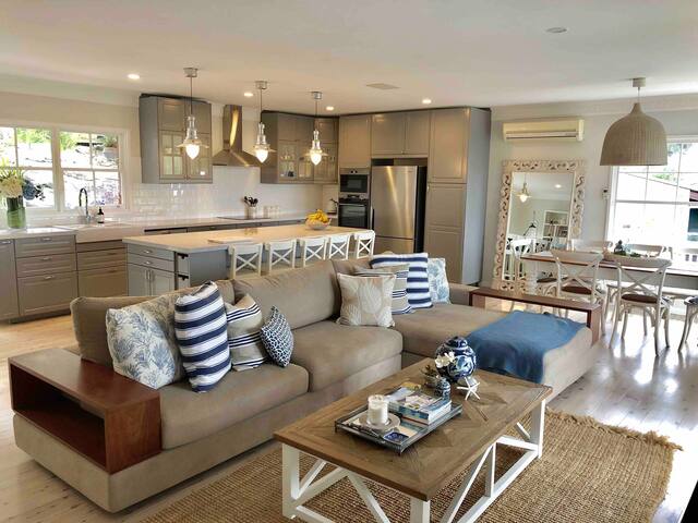 Bush Wonderland, minutes drive to the beach! gallery image 3