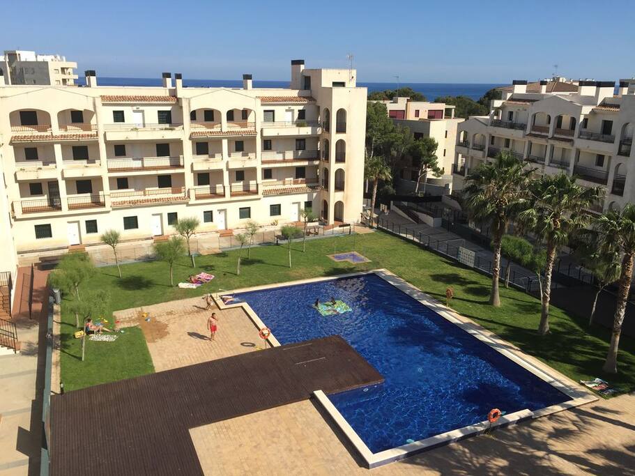 a 50 metros de la playa con acceso directo.