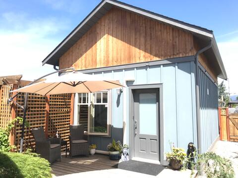 Getaway Carriage House - Great Location! Private!
