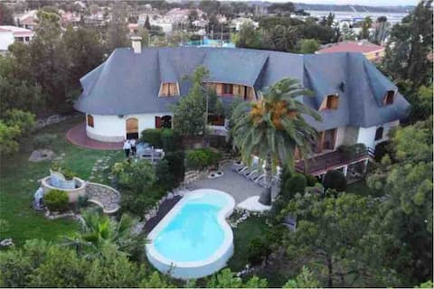 Valencia 10 mins / MotoGP circuit CHESTE! Fallas