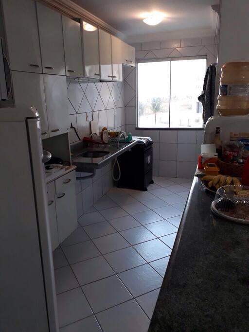 Cozinha totalmente mobiliada