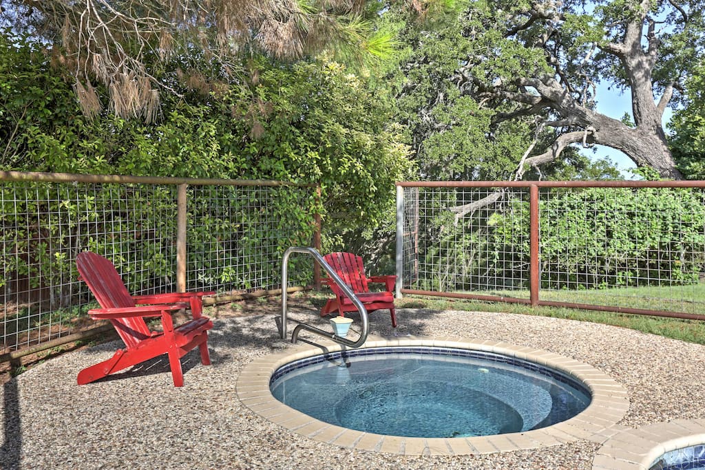 Surrounded by 37-acres of Texas Hill Country, this cottage features sleeping space for 3, great community amenities, and everything necessary to help you enjoy total serenity.