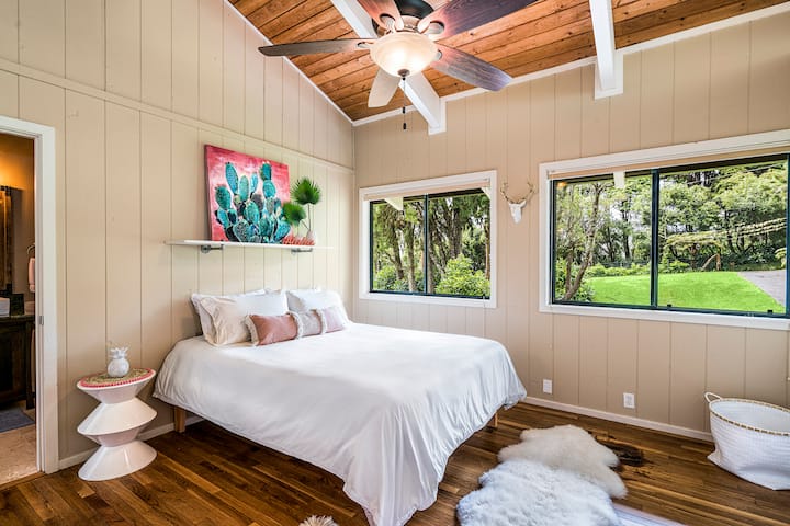 Deuxième chambre avec lit Queen confortable