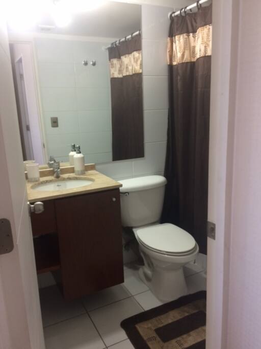 Baño acondicionado completo