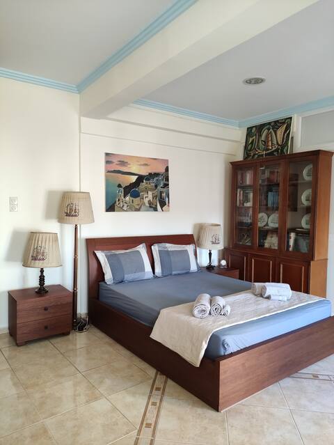Acropolis View Apartment on Athens Riviera