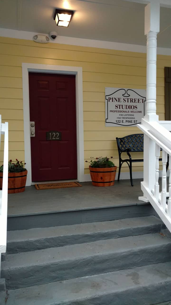 Pine Street Studios 3 Private Efficiency Guest Suites For Rent In Florence Pine Street Studios 3 Private Efficiency Guest Suites For Rent In Florence