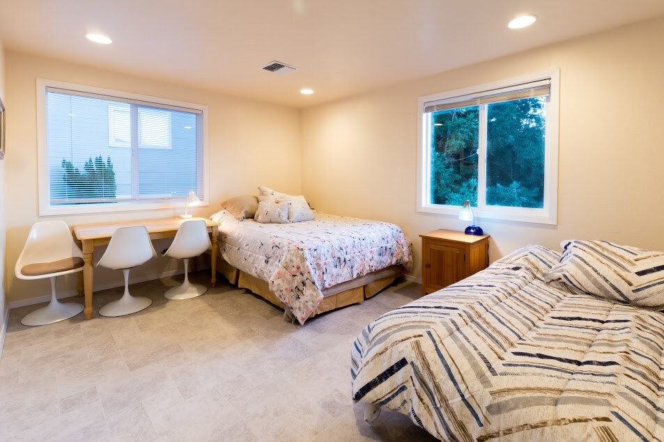 ห้องสำหรับเด็กมีเตียงควีนไซส์และเตียงคู่ 