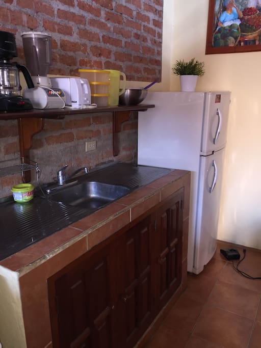 Stainless steel sink, and refrigerator.