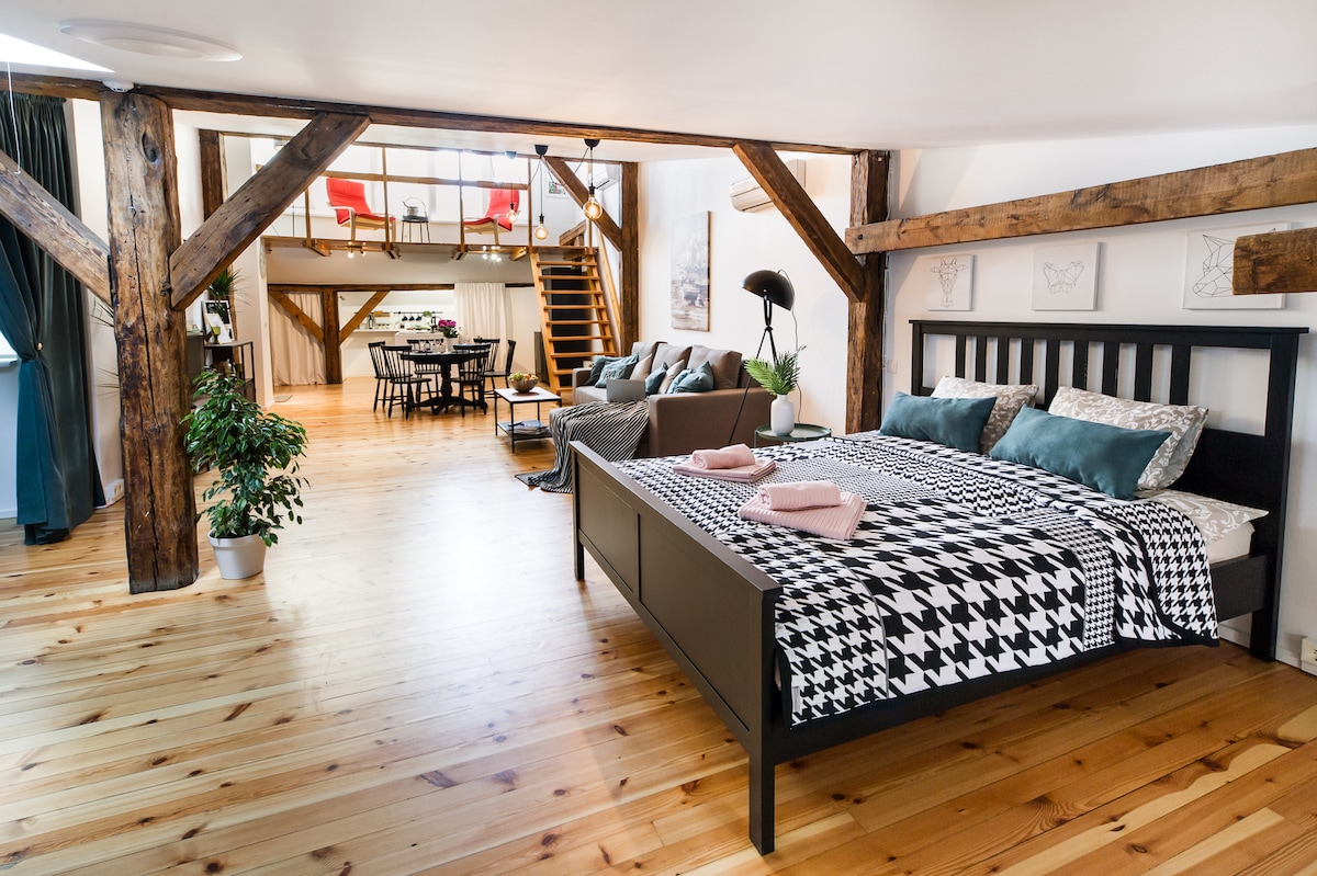 Pamje për të hapur apartamentin plan me ballkon! 