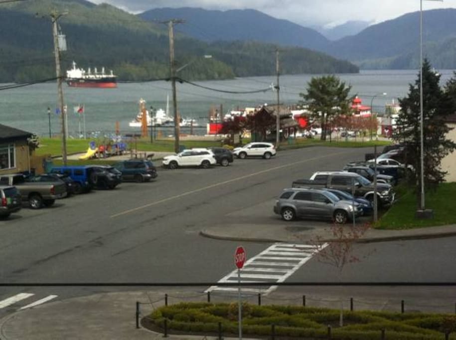 Lori -July 2016 "Michelle checked in with us when we arrived and after we left and was very friendly."