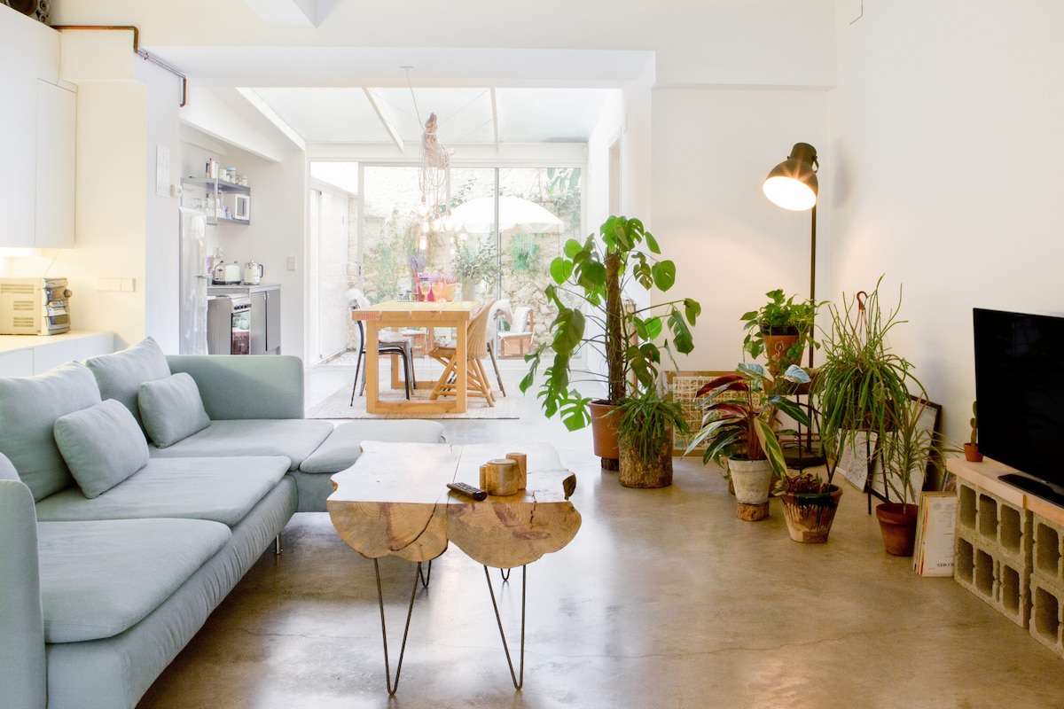 15 Best Airbnbs in Barcelona, Spain (2024 Edition) - Road Affair