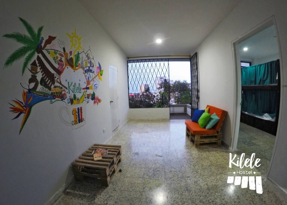 Hall de habitaciones con salida directa a la psicina