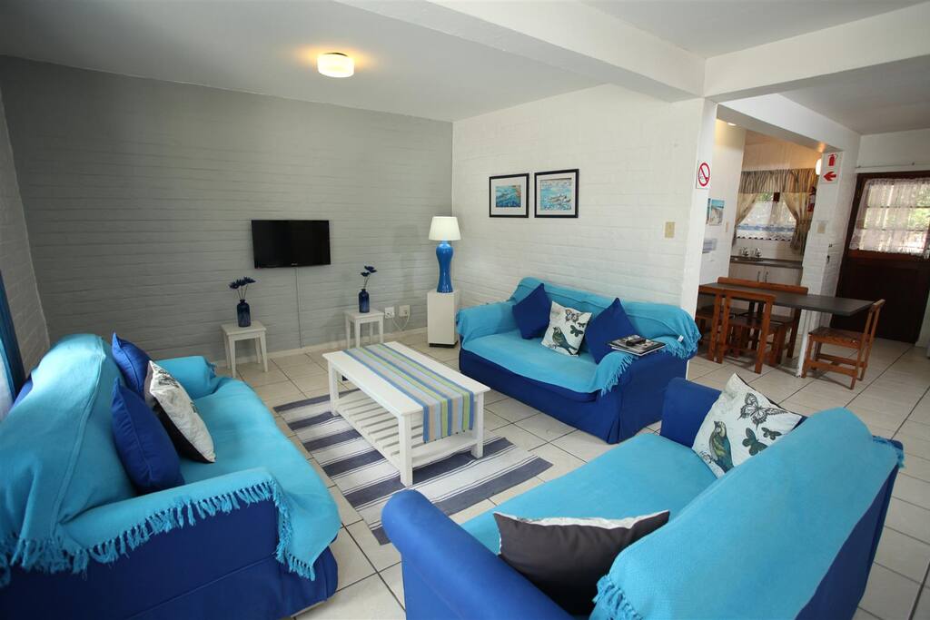 Unit 19: Lounge