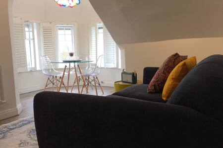 Unique, Central, Parking. Explore Oxford by foot.