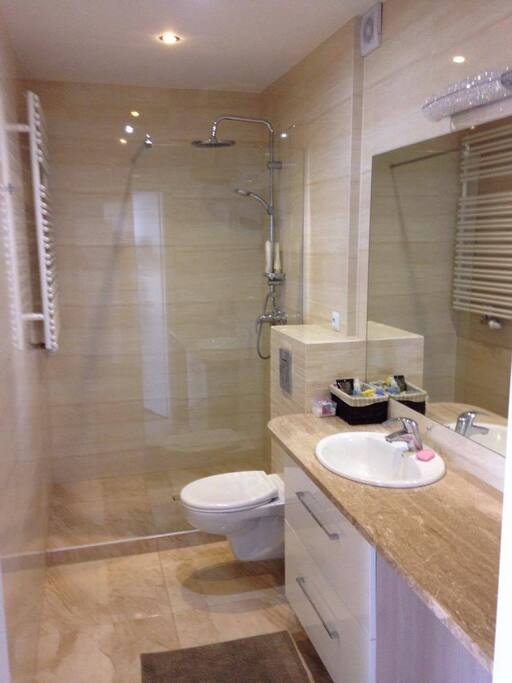 big bathroom/duża łazienka