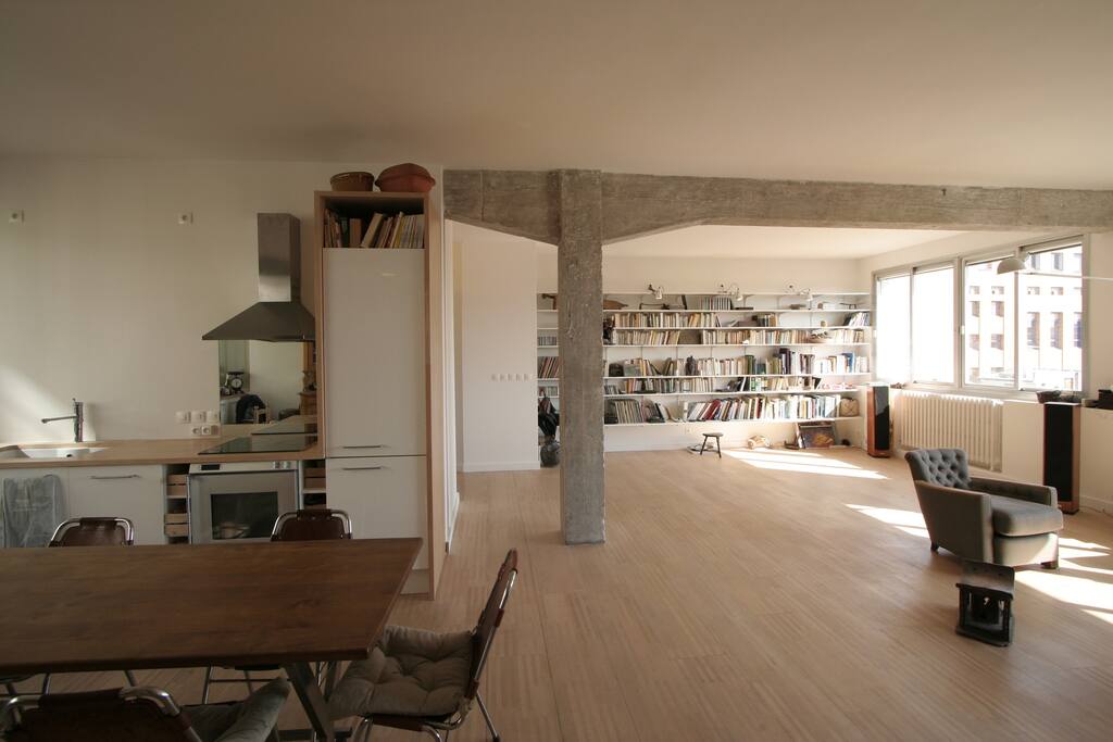 Le salon et la cuisine