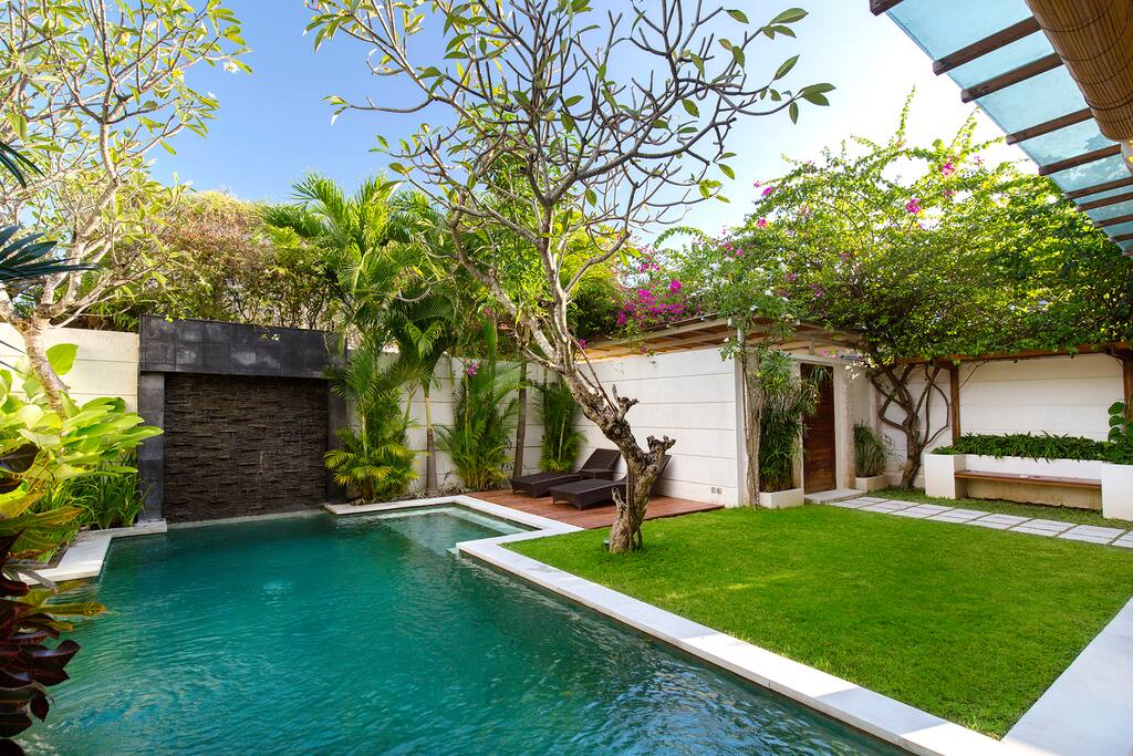 You would like to chill in a pool with a waterfall