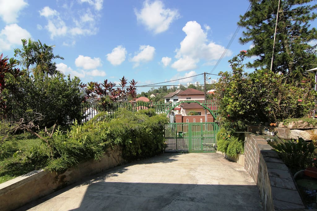 Entrance gate and driveway up
