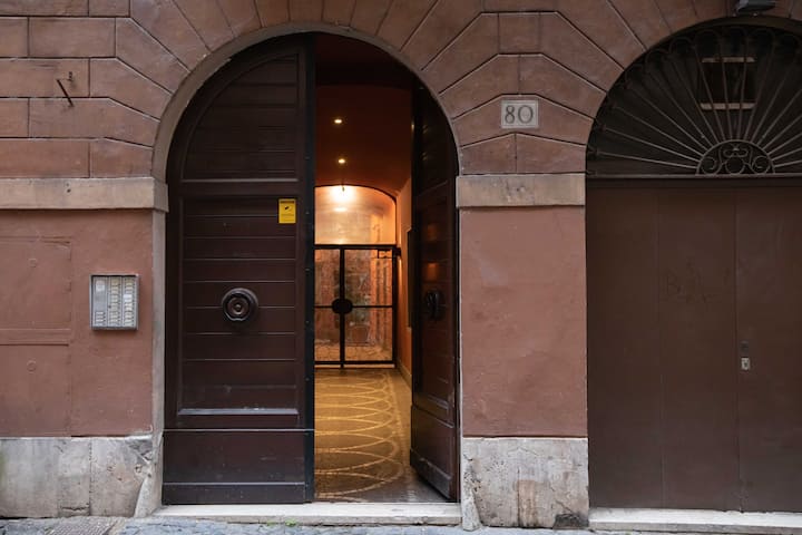 Unforgettable Split-level Jacuzzi Suite Navona -TC - Apartments for Rent in  Rome, Lazio, Italy - Airbnb