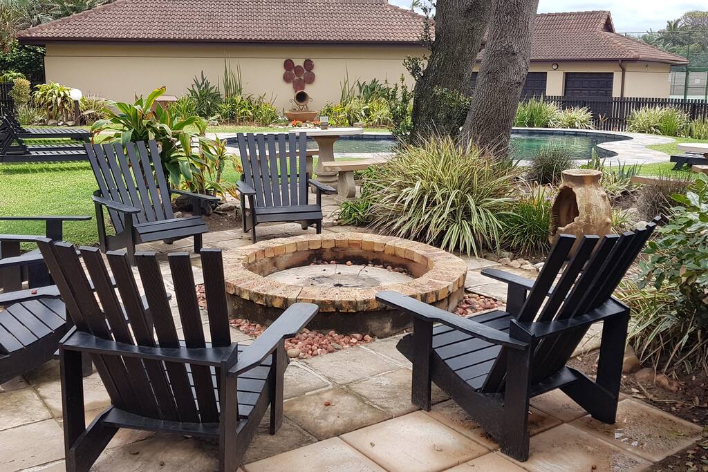 Beautiful Boma/Braai and swimming pool area