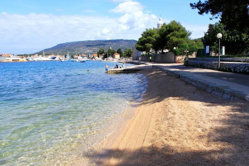 100 m to the beach