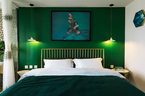 洱海海景民宿 | 近机场车站-叶脉（大床 浴缸 露台 海景） 免费攻略 可跟旅拍